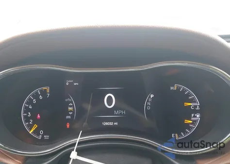 2016 Jeep Grand Cherokee Summit z USA, uszkodzony, nr VIN 1C4RJFJG0GC319104